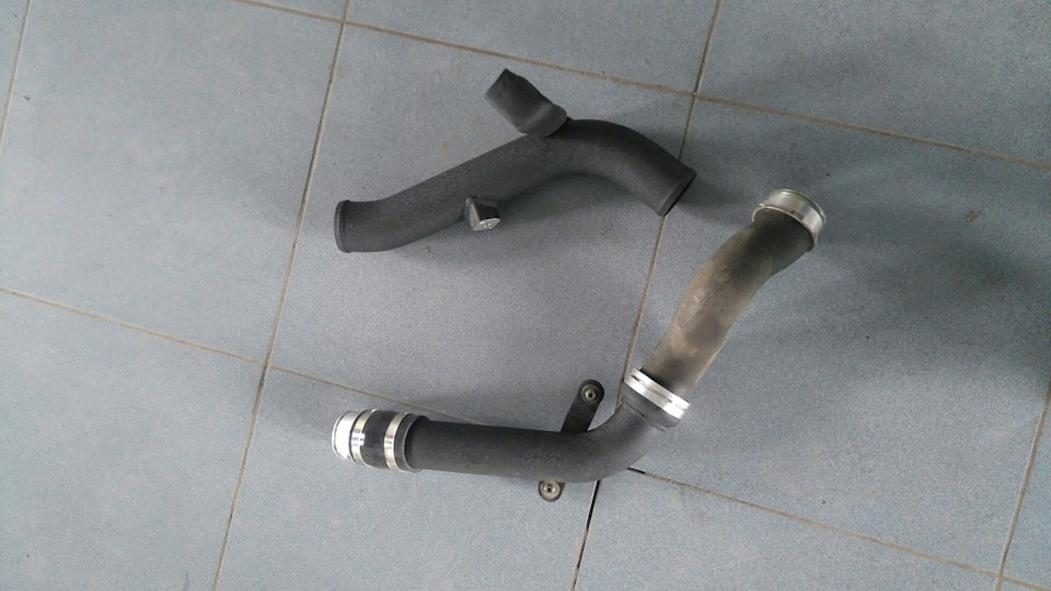 8 tsi. Чардж пайп bmw. Буст пайпы. Впускной патрубок алюминиевый 1. Буст пайпы.