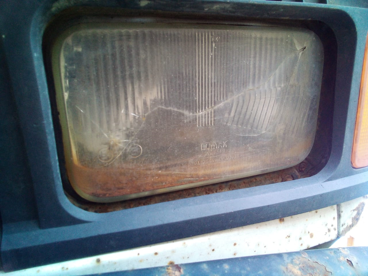 Фары головные от МАЗа — Tata Indica Vista (2G), 5,6 л, 2008 года ...