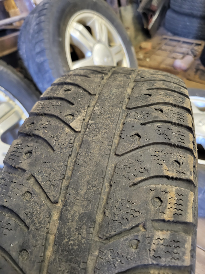 Шины зимние нешипованные Bridgestone 195/65 R15, литые диски K&K 6Jx15 ...