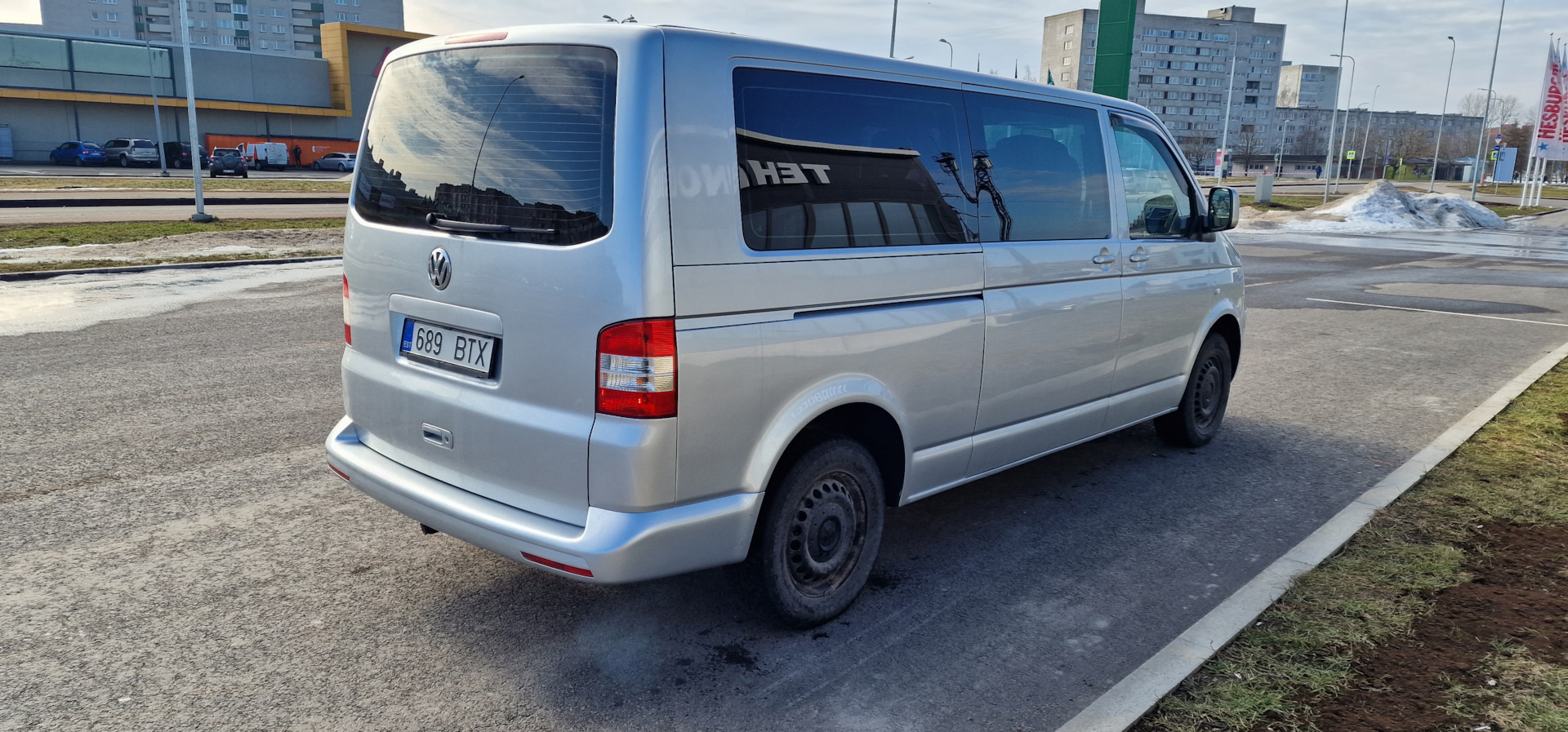 VW Caravelle с крышей