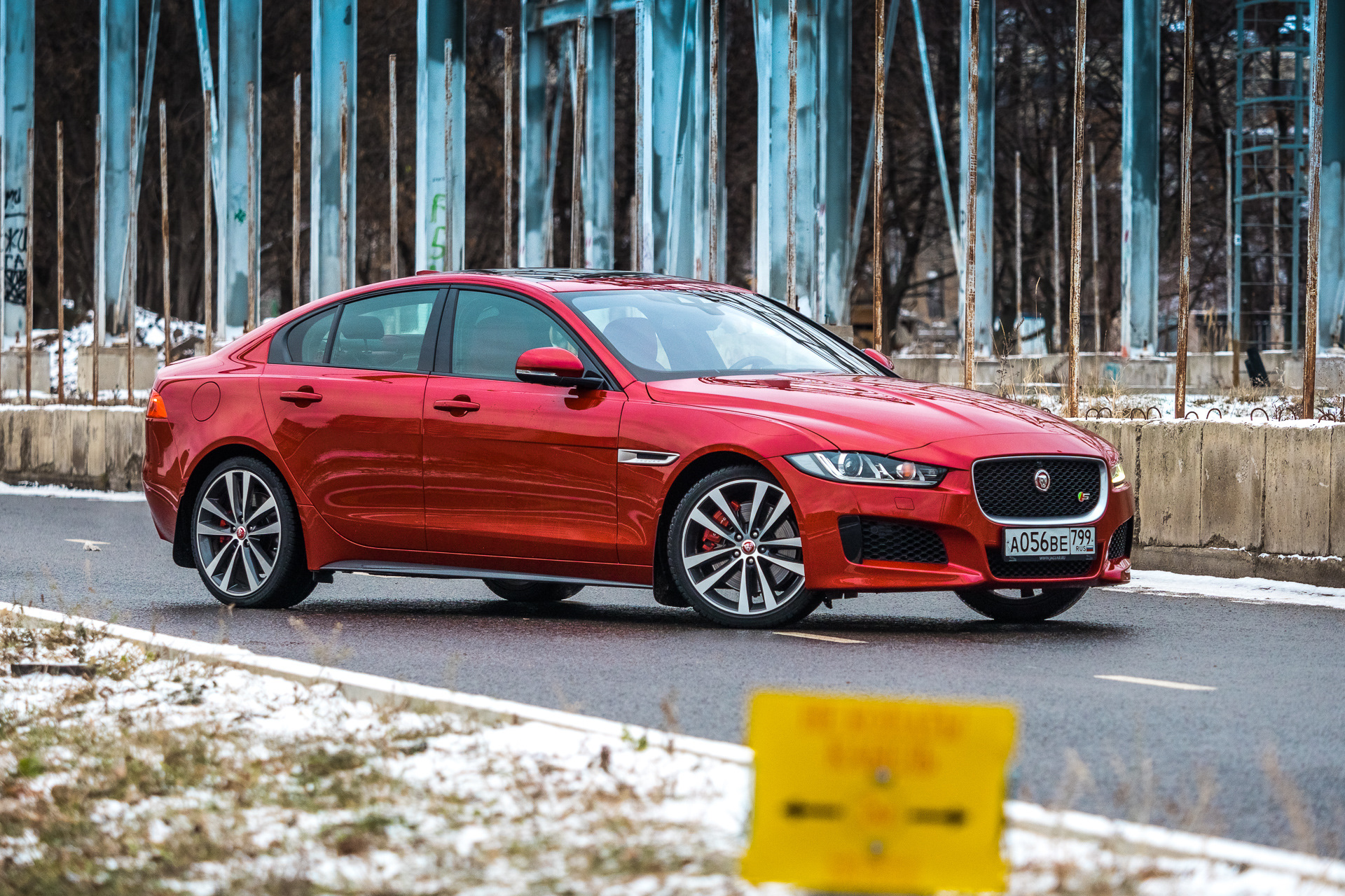 Jaguar xe каршеринг