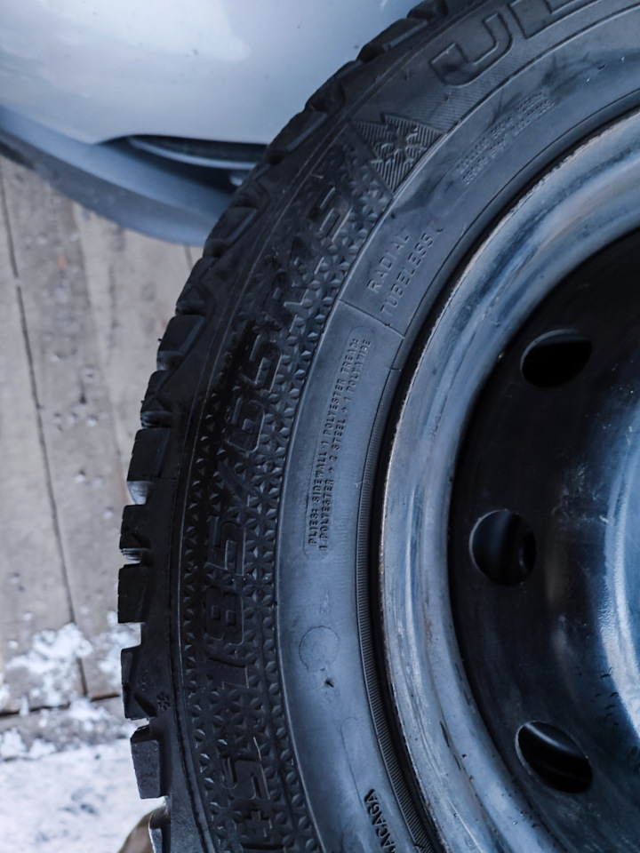 Шины зимние шипованные Goodyear 185/65 R15, штампованные диски 15 ET50 ...