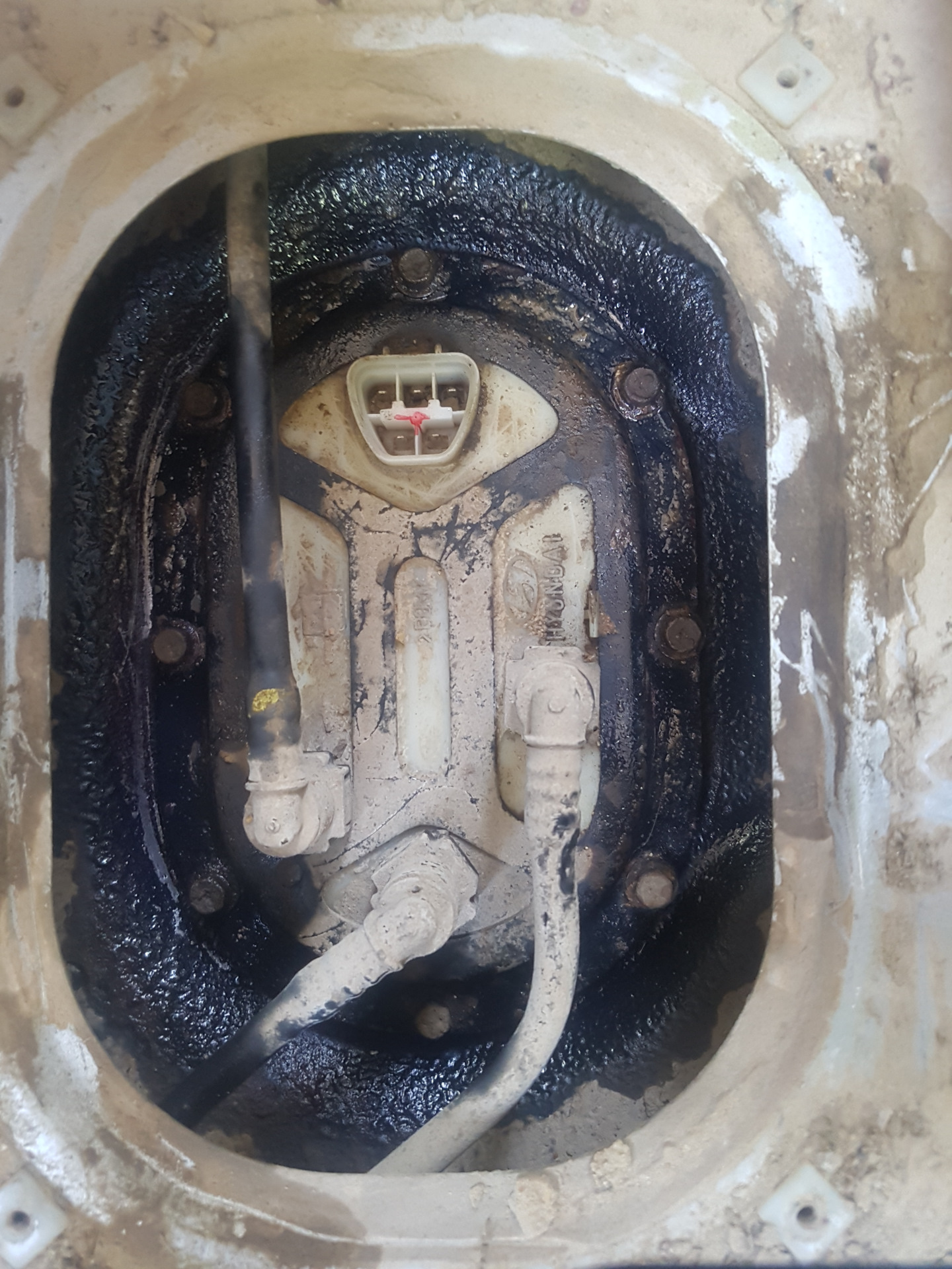 Замена топливного фильтра санта фе 2.7 — Hyundai Santa Fe (1G), 2,7 л ...