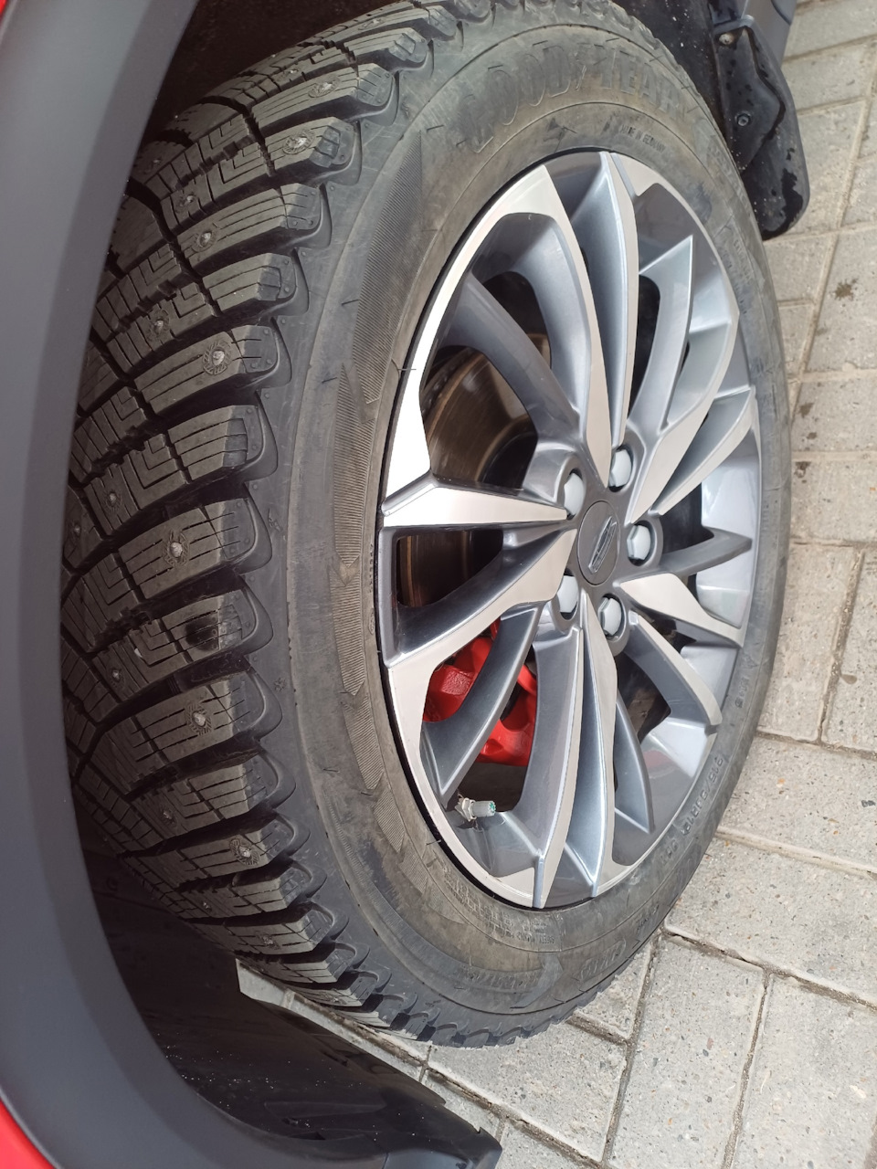 Переобувка на зимнюю резину — Geely Coolray, 1,5 л, 2021 года | шины ...