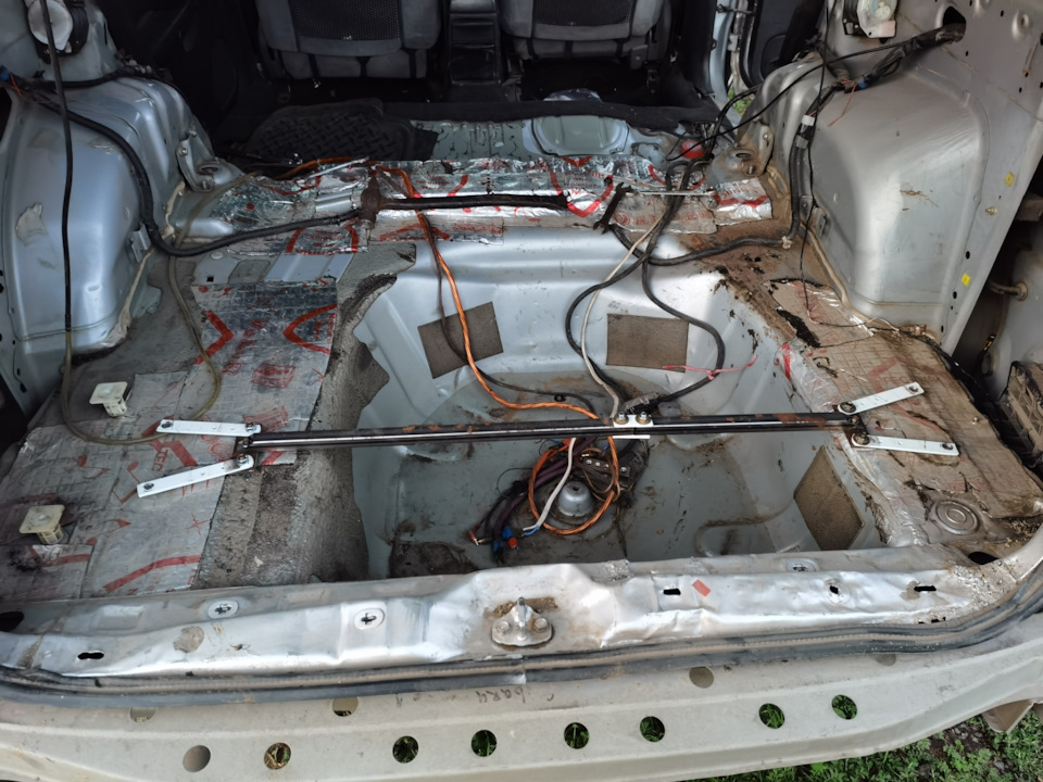Распорка зад стоек субару легаси — Subaru Legacy (BE/BH/BT), 2 л, 2001 ...