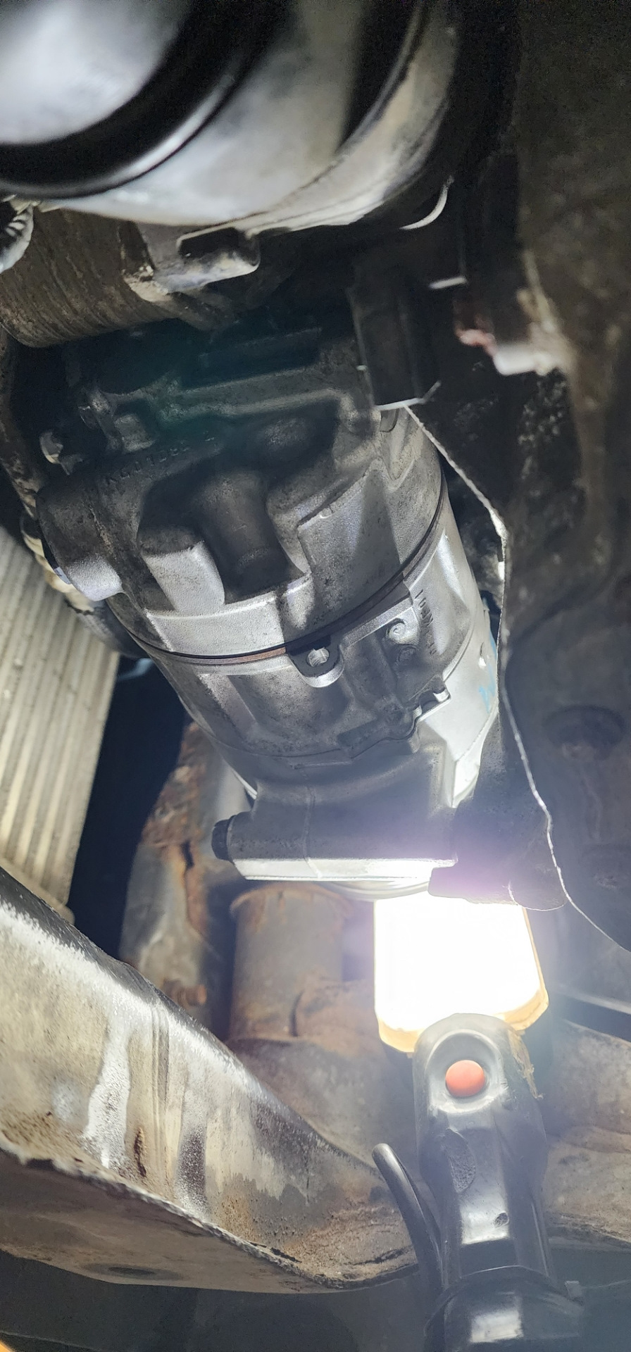 Оригиналтный из ОАЭ сделанный в Германии и номером как на не рабочем на месте — Nissan X-Trail III (t32)