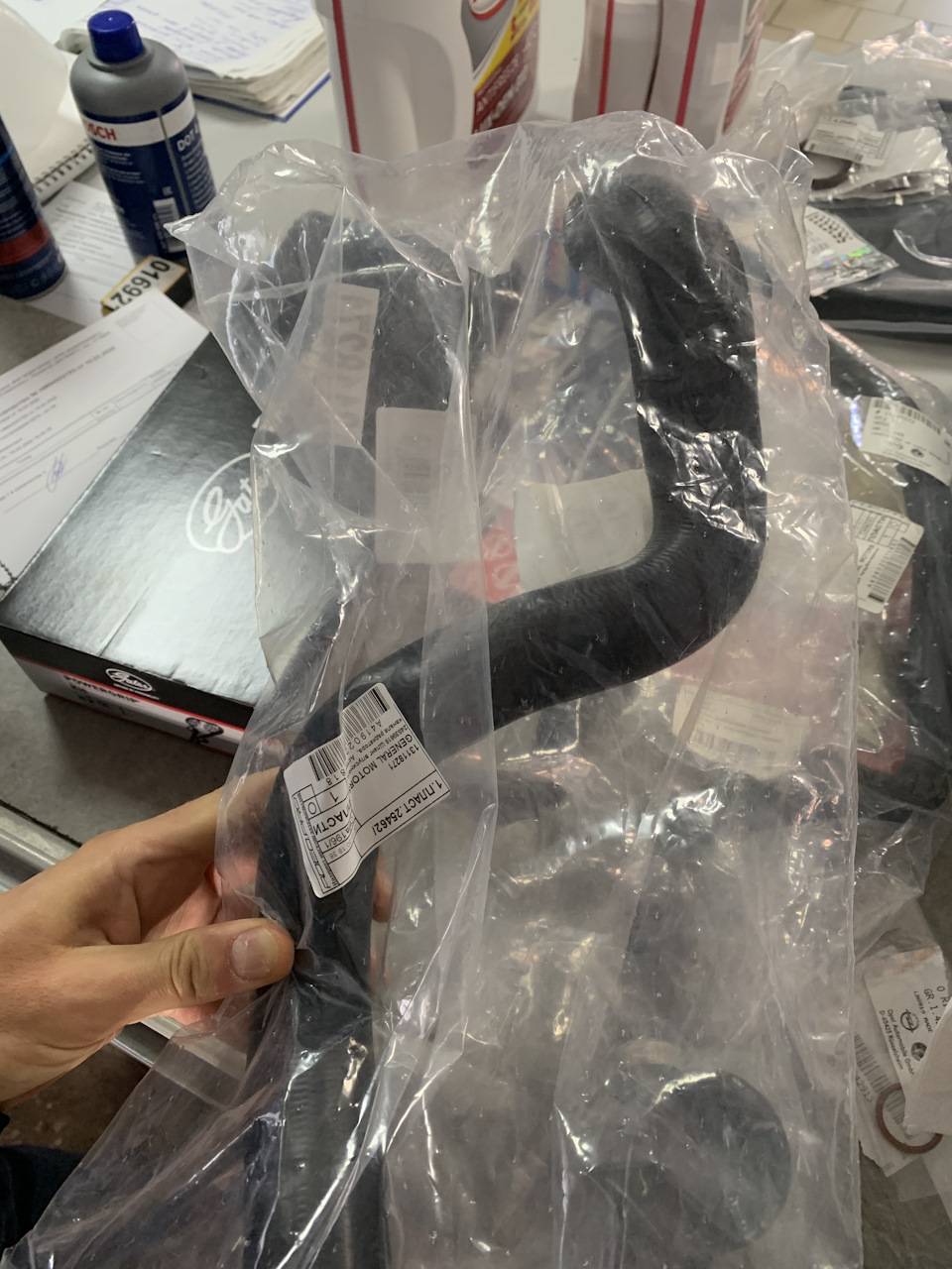 Фото в бортжурнале Opel Astra H GTC. Запчасти на фото: 13118271