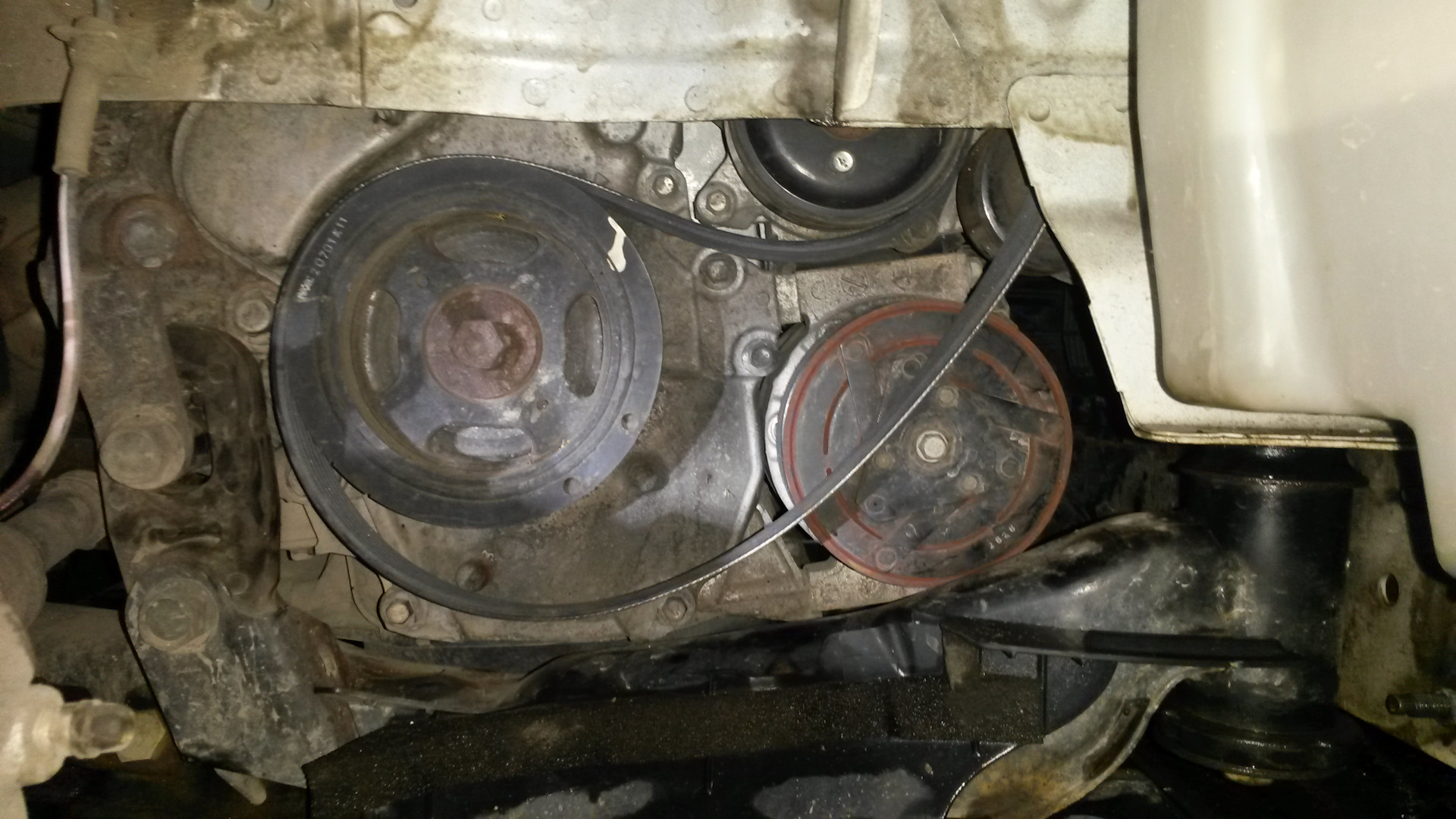 Как снять генератор на ниссан серена с26 Ремень генератора. - Nissan Serena Mk IV (C26), 2 л, 2012 года поломка DRIVE2