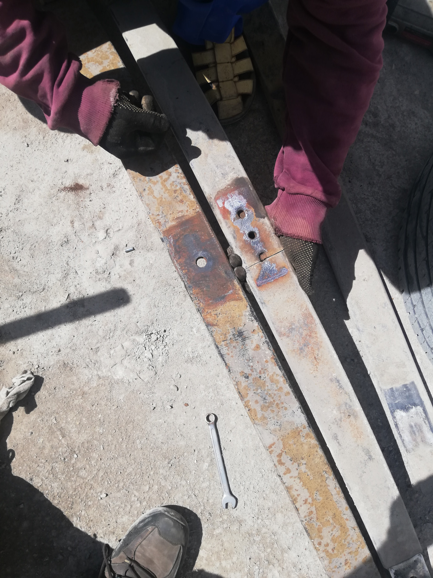 Замена второго листа задней рессоры Классик 909 — Mercedes-Benz ...