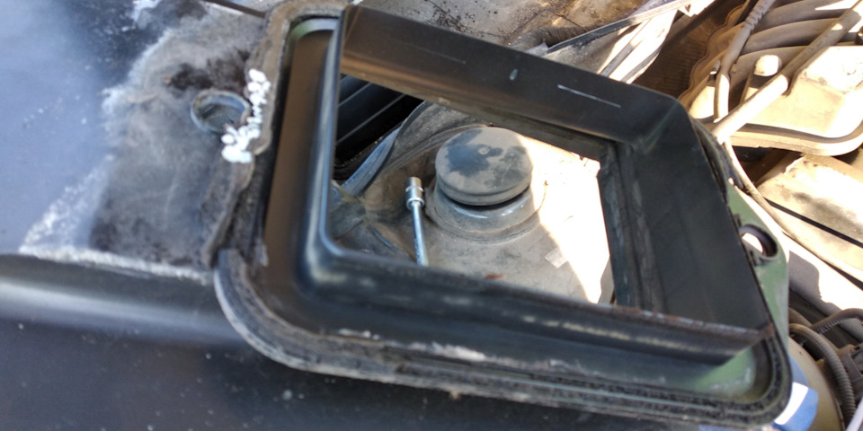 Запах носков в бмв е38 — BMW 7 series (E38), 3,5 л., 1998 года | своими ...