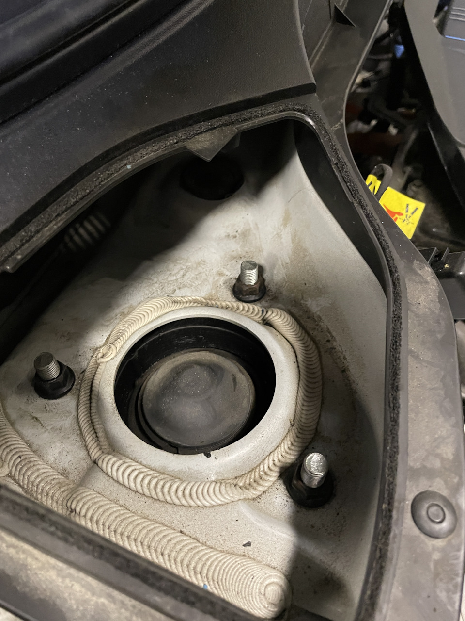 Krok 8: Krok montażowy — patrz zdjęcie. — Hyundai Kona Electric