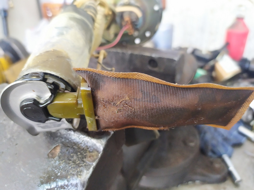 Фильтр грубой очистки — Toyota Estima (I)