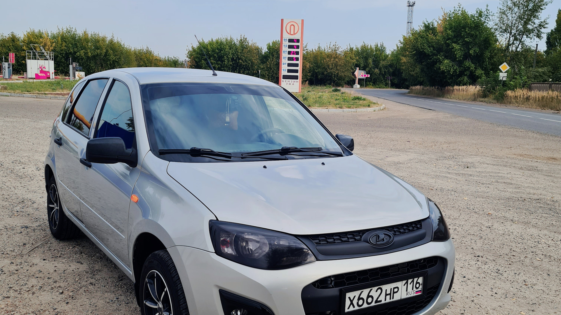 Lada Калина 2 хэтчбек 1.6 бензиновый 2015 | на DRIVE2