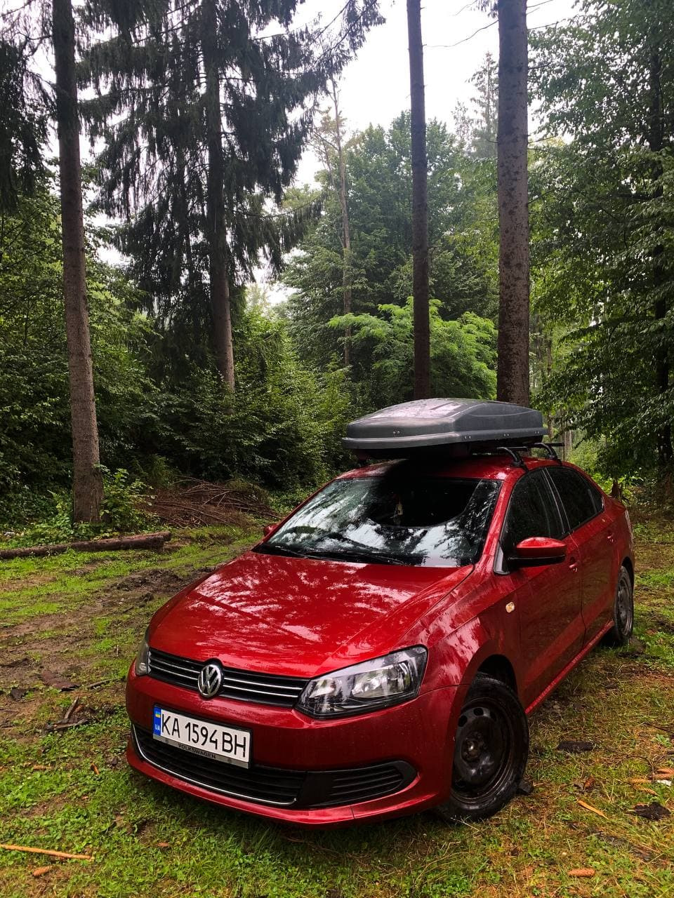 Поперечены и бокс на крышу — Volkswagen Polo Sedan, 1,6 л, 2013 года ...