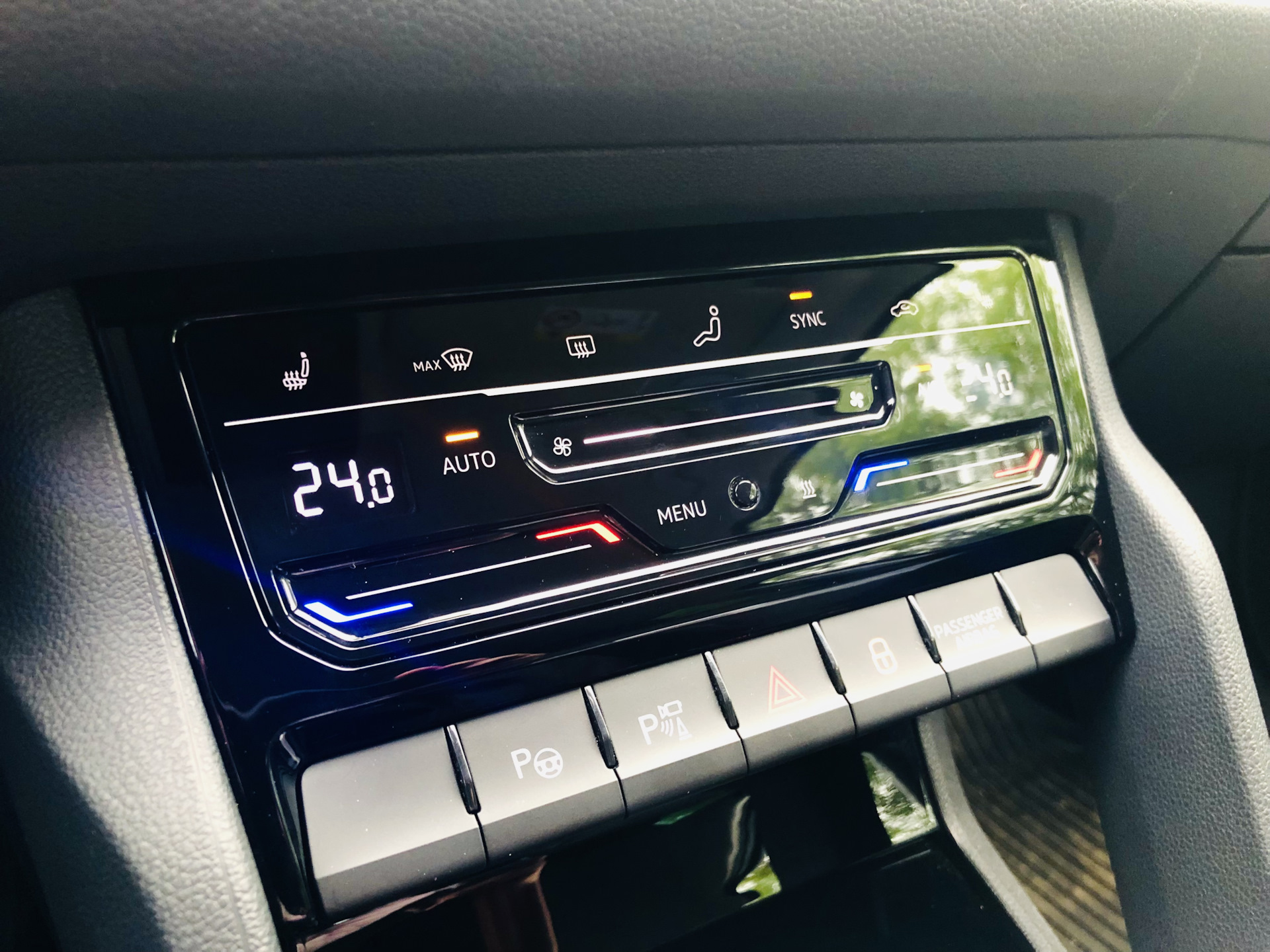 Vw tiguan 2021 климат контроль. сенсорный блок климата в тигуан. блок климата фольксваген 2021. сенсорный климат. сенсорный климат.