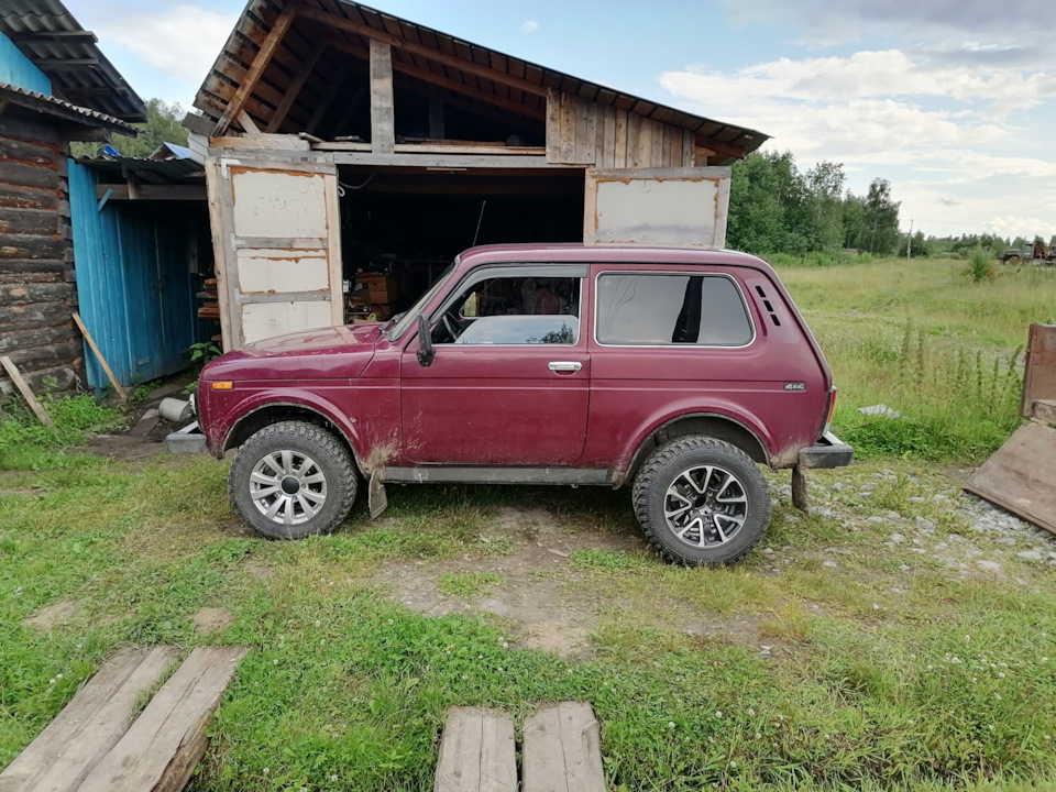 Летние колеса — Lada 4x4 3D, 1,7 л, 2002 года | колёсные диски | DRIVE2