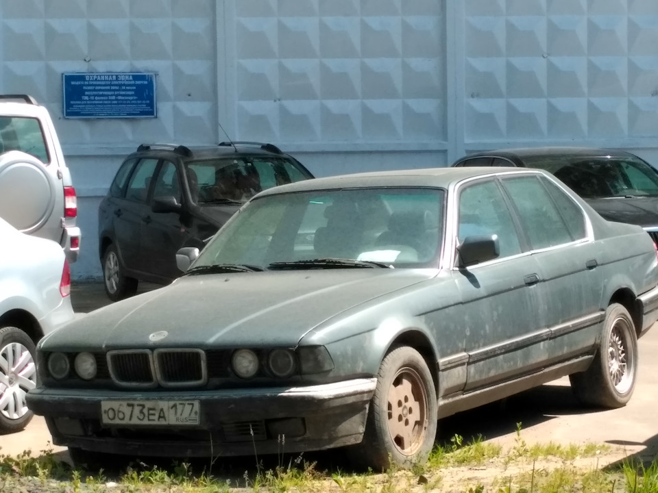 Бумер на Октябрьском поле. Москва — Сообщество «Брошенные Машины» на DRIVE2