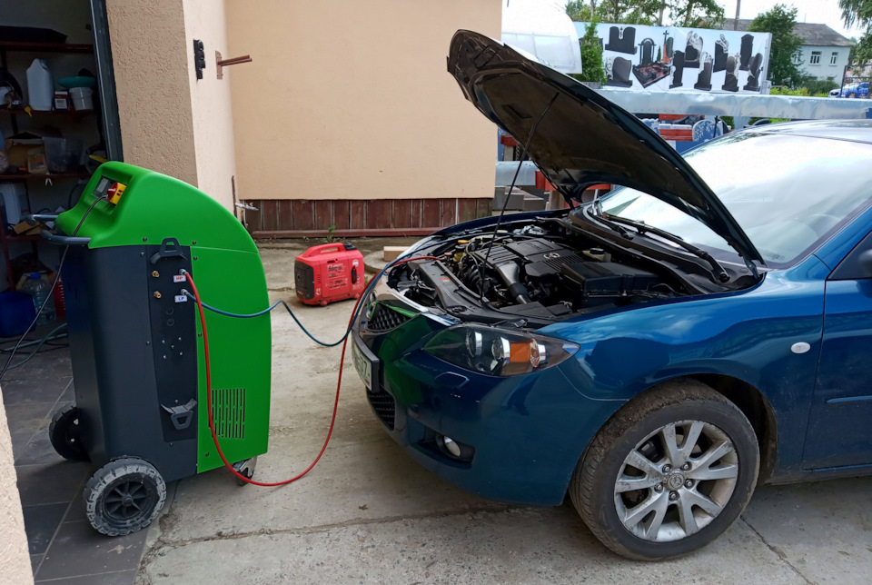 Дозаправка кондиционера — Mazda 3 (1G) BK, 1,6 л, 2006 года | визит на ...