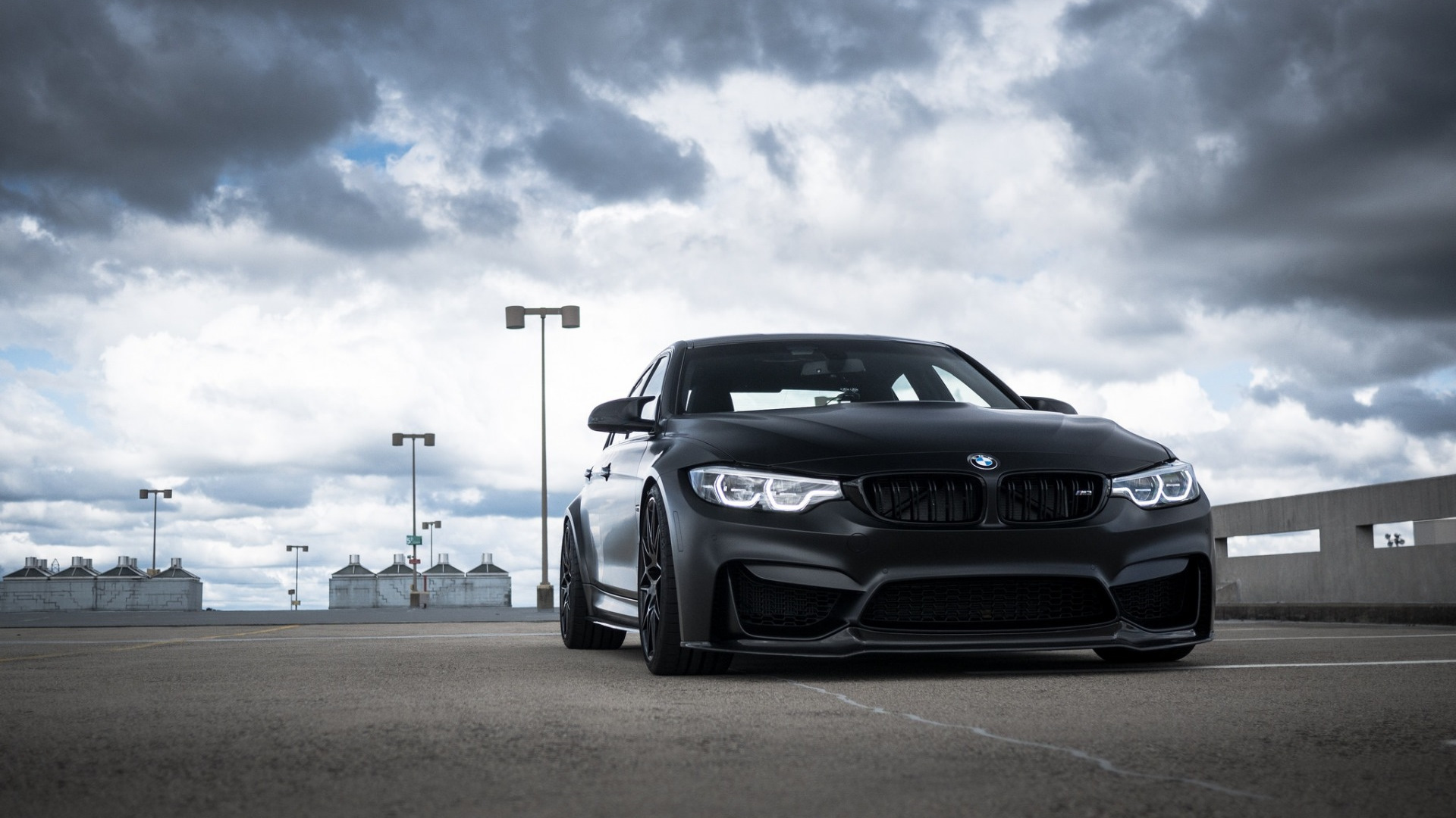 BMW 4k Black