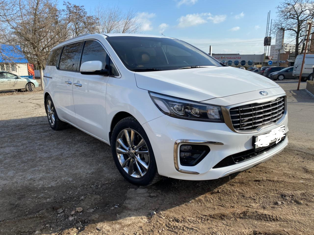 Carnival отзывы. Киа Карнивал 2019. Kia Carnival r22. Киа Карнивал 2023. Кия Карнивал 2019 2.2 дизель.