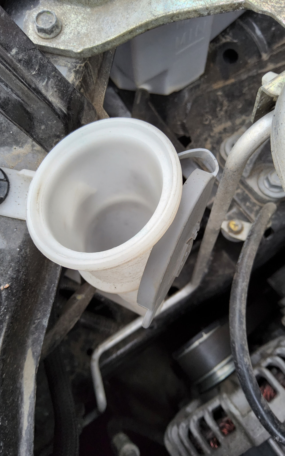 Приходится куда-нибудь её заводить, зацеплять — Nissan X-Trail III (t32)