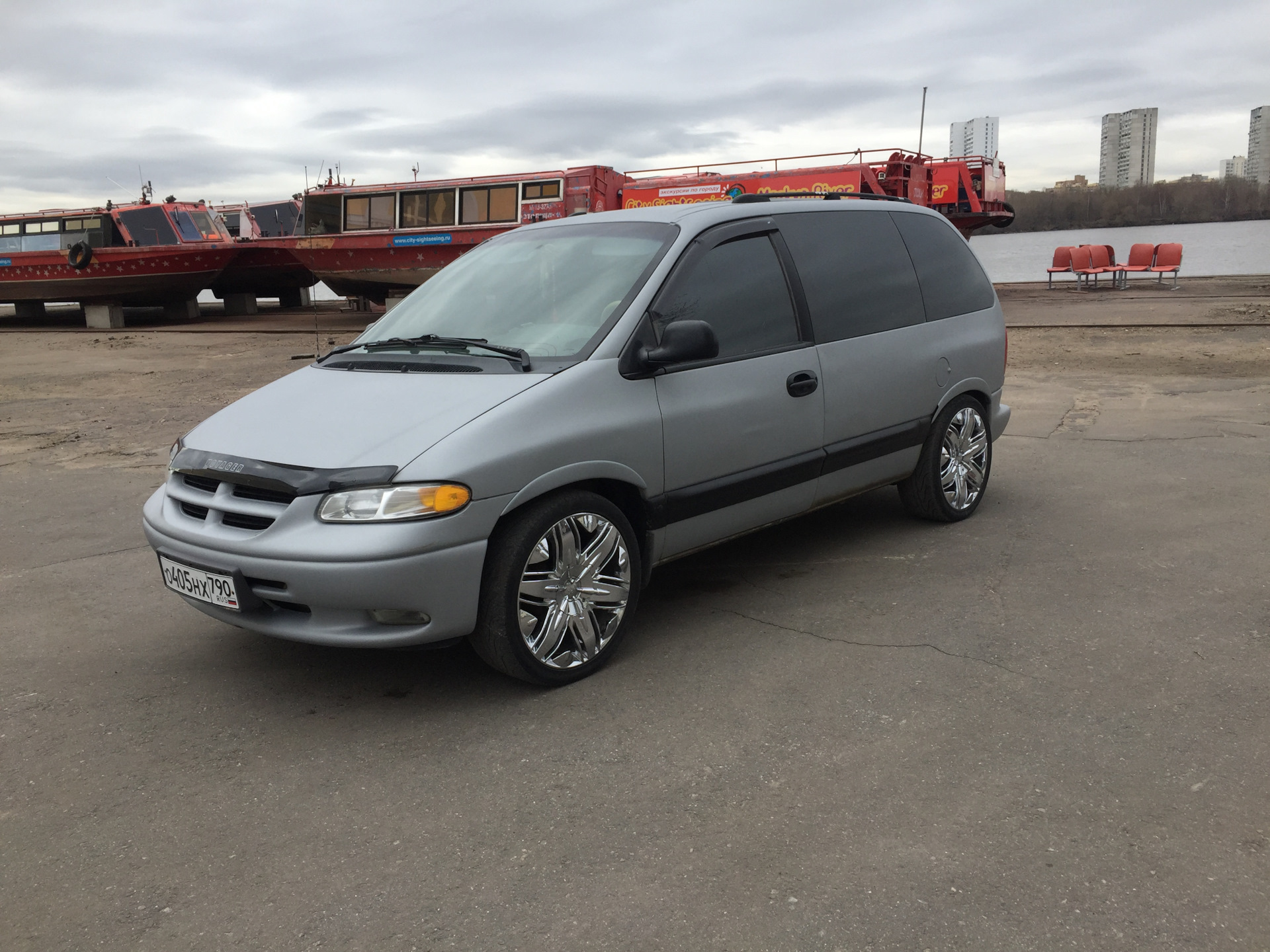 Caravan 1999. Dodge Caravan 1999. Додж Караван 1999. Dodge Caravan 2.4 at, 1999. Додж Караван 1999 шаровая опора.