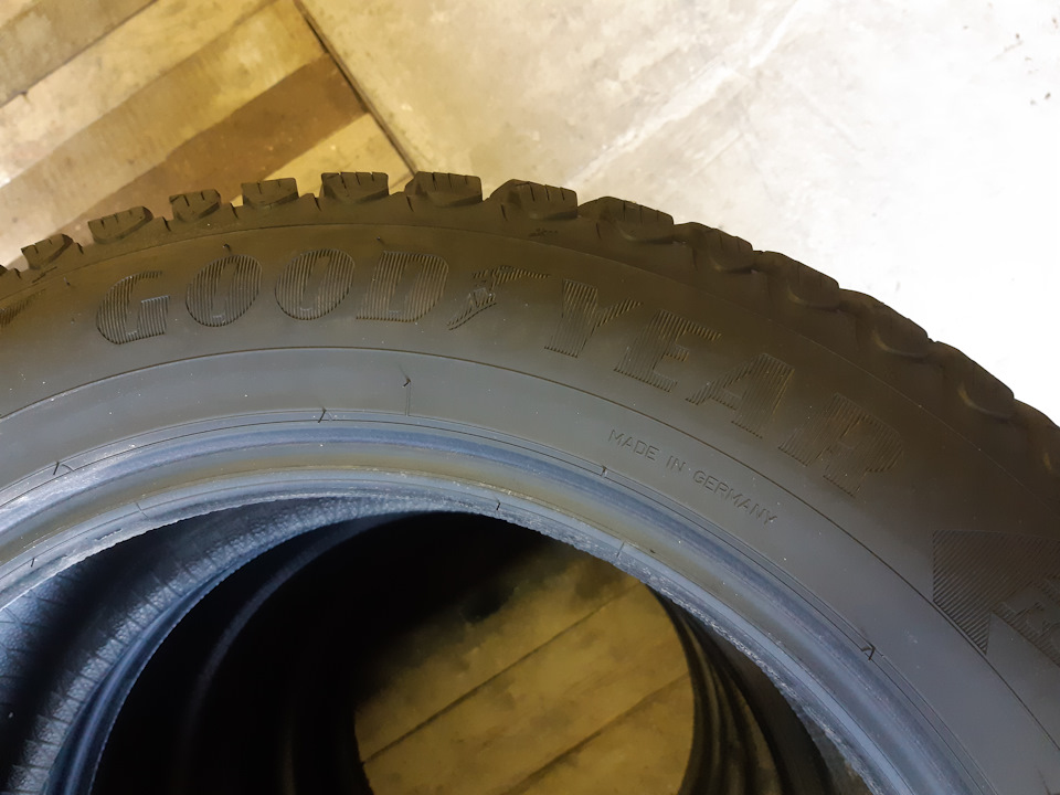 Зимняя резина Goodyear UltraGrip Ice Arctic SUV 4x4 ( 225 60 18 ...