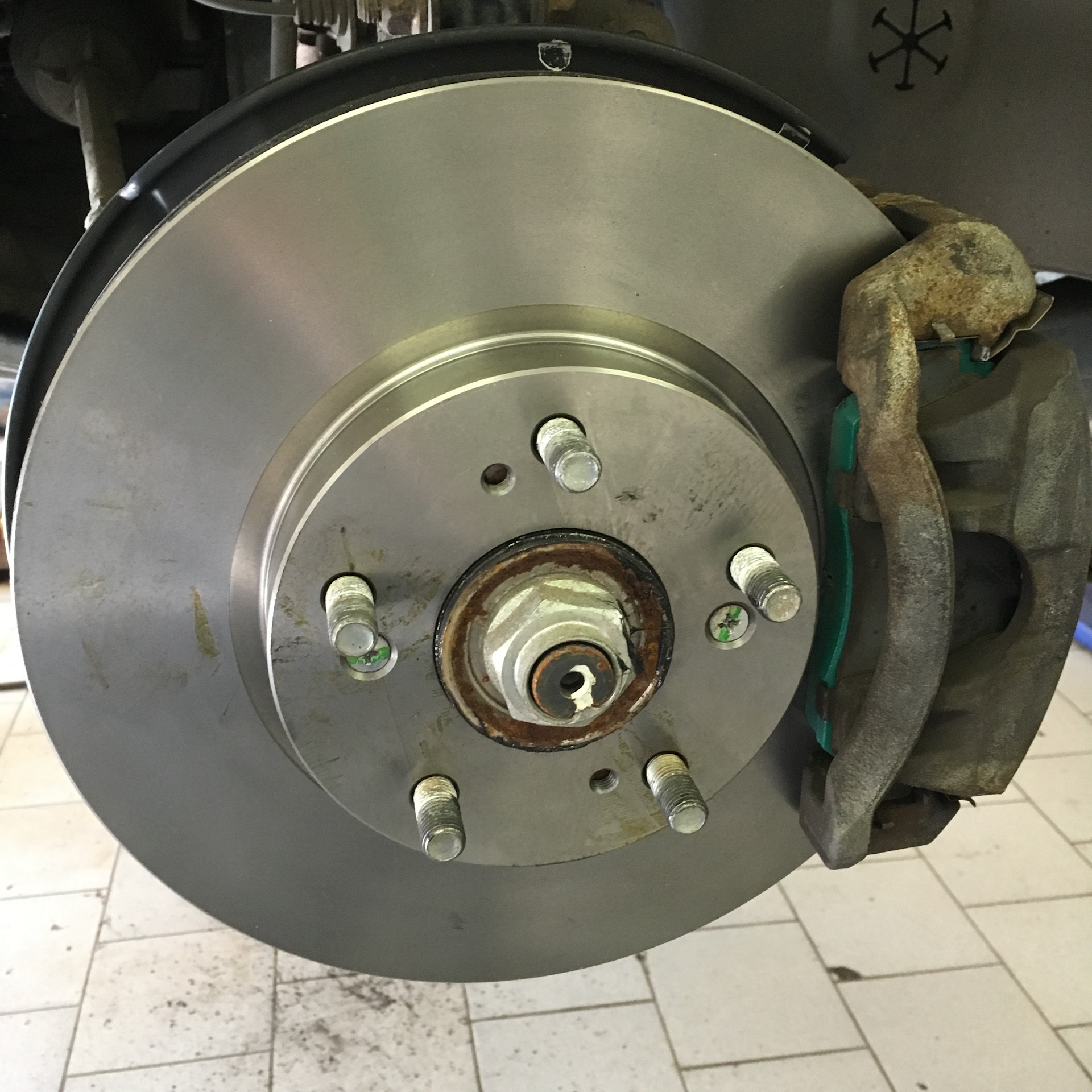 Тормозной диск stepwgn g ex. Тормозные диски на тойоту хайлендер 2012. Торм года. Торм года. Торм года.