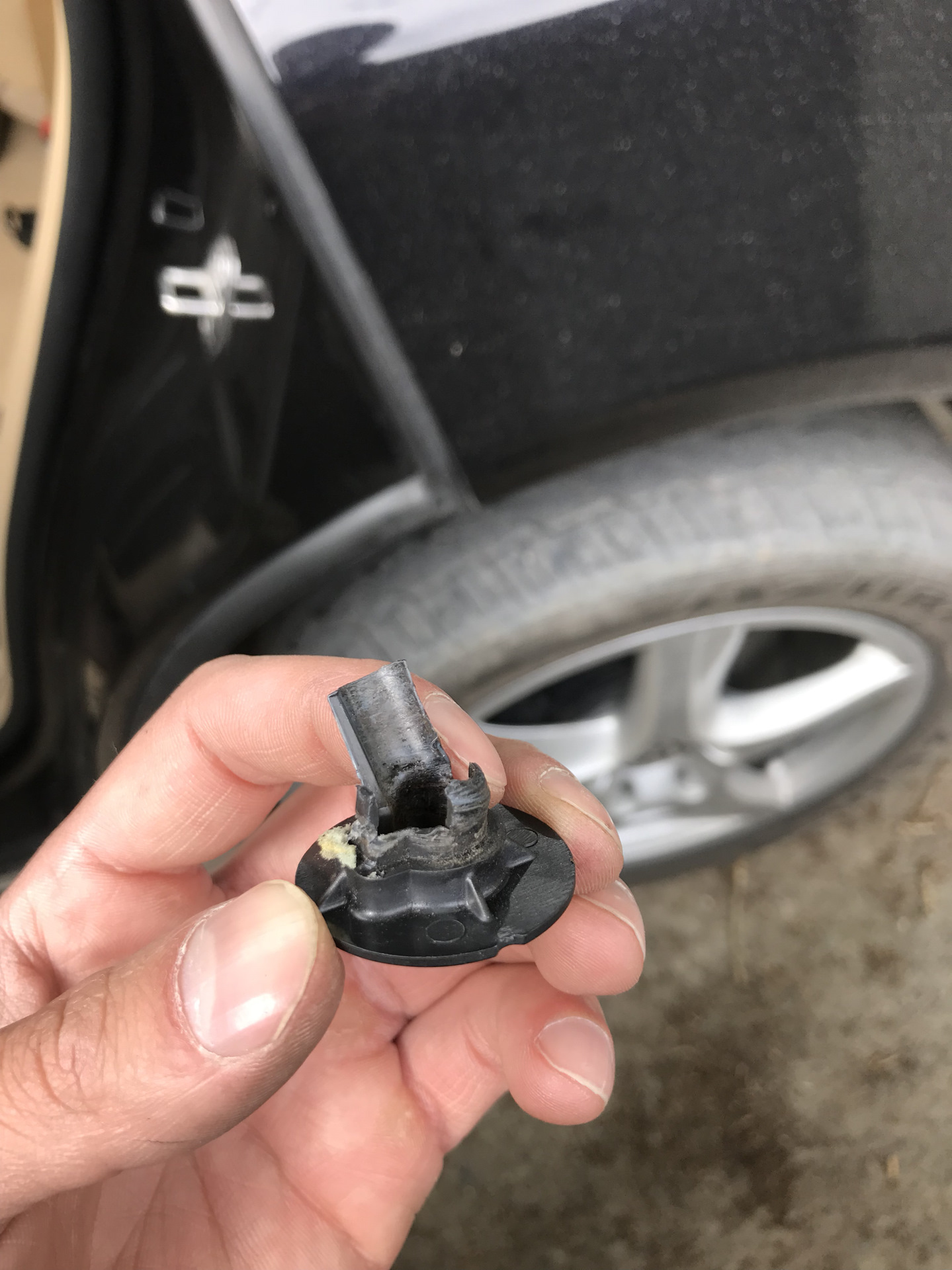 Глухой стук сзади — Volkswagen Touareg (1G), 3 л, 2007 года | своими ...