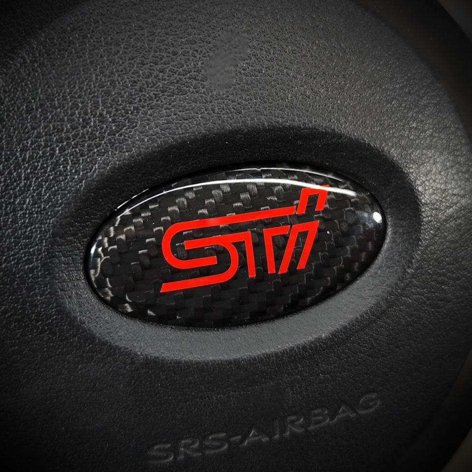 Эмблемы в AirBag. Карбон на Subaru Forester (SJ), Subaru Forester (SH ...