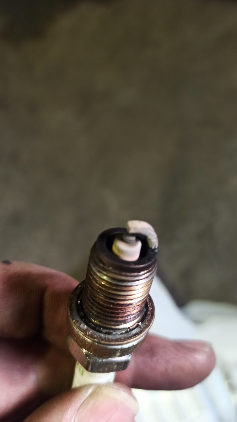 Замена свечей и сальника клапана фазорегулятора — Renault Duster (1G ...