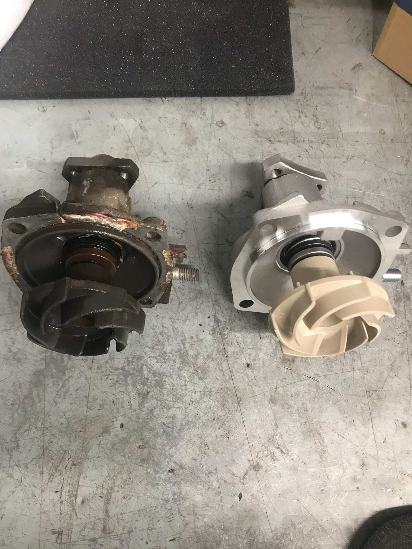 Замена помпы ( водяного насоса ) Шевинива — Chevrolet Niva (1G), 1,7 л ...