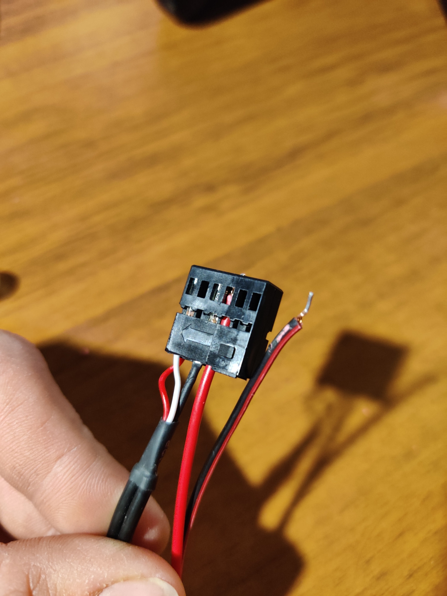 фильтр питания awm f-121. преобразователь для штатной магнитолы. китайская 2 din магнитола провод реверс. фильтр 12 вольт автомобильный для магнитолы. что такое линейный выход на автомагнитоле.