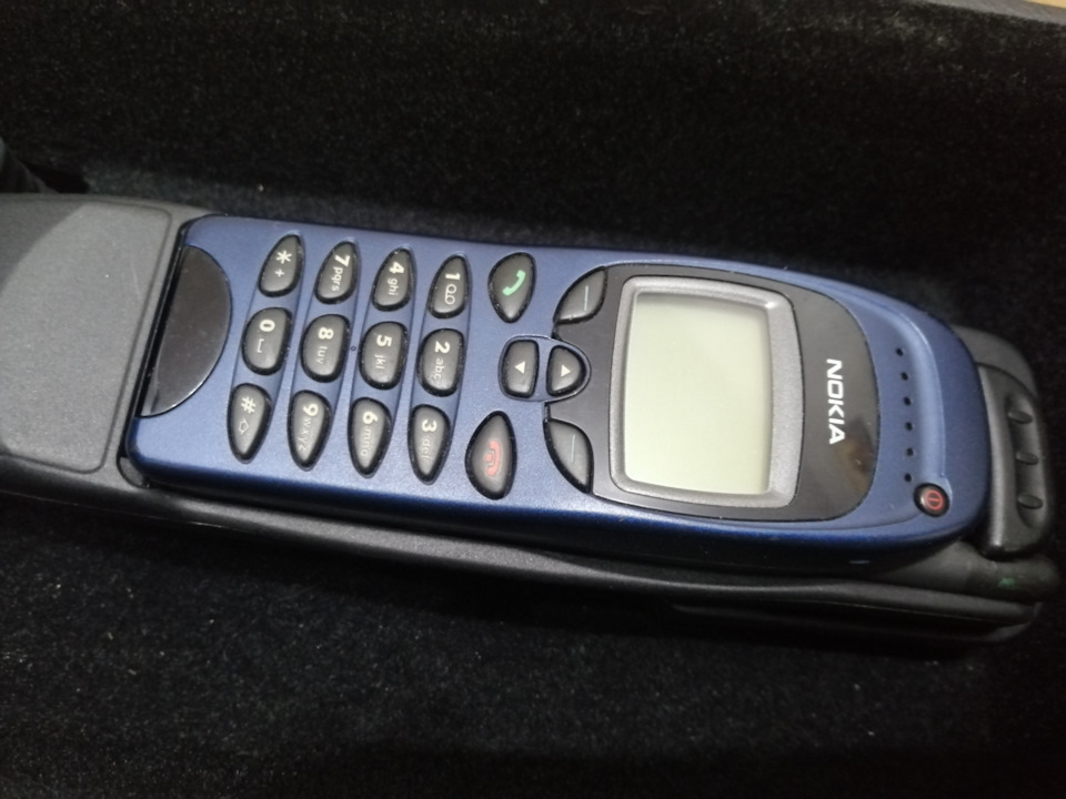 Авто с двумя телефонами в подлокотнике 7 QF534ZMnIaP91JWwdWSbKXDb8 960