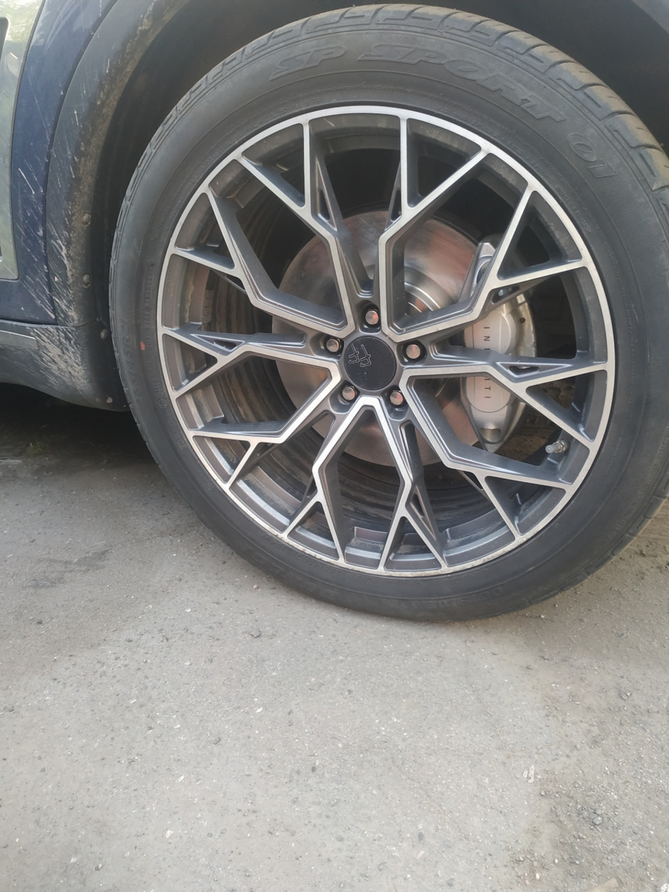 Фото в бортжурнале Infiniti QX70