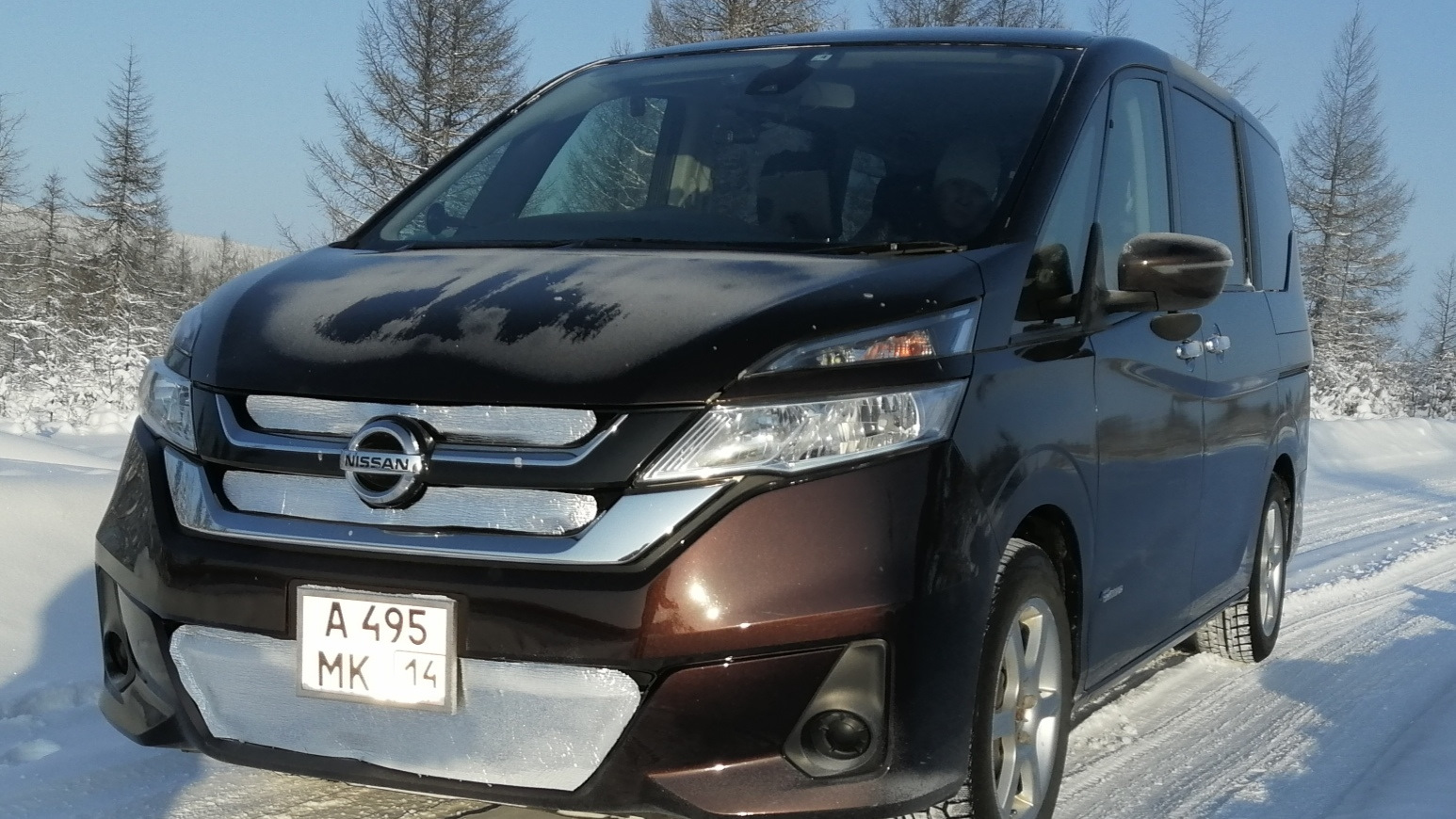 Ниссан серена 2017. Nissan Serena полный привод.