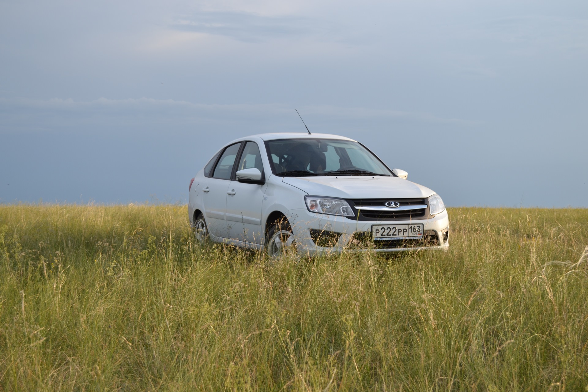 Азнакаево гранта. Лада Гранта. Лада Гранта лифтбек. Lada Granta Liftback. Лада Гранта 186.