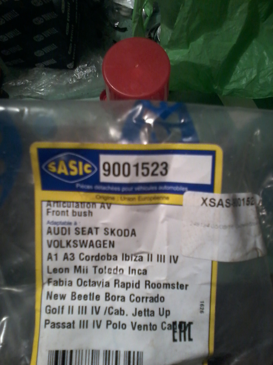 Салентблок переднего рычага передний — Volkswagen Golf Mk4