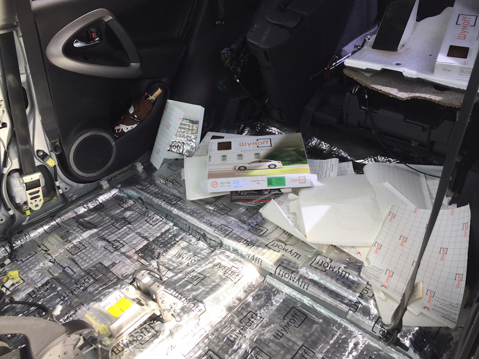 Положил первый слой — Toyota RAV4 (III)