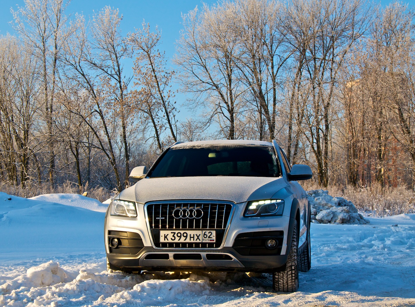 Зимний кроссовер. Ауди q5 зима. Ауди q5 зимой. Audi q5 3.0. Ауди ку 5 зимой.