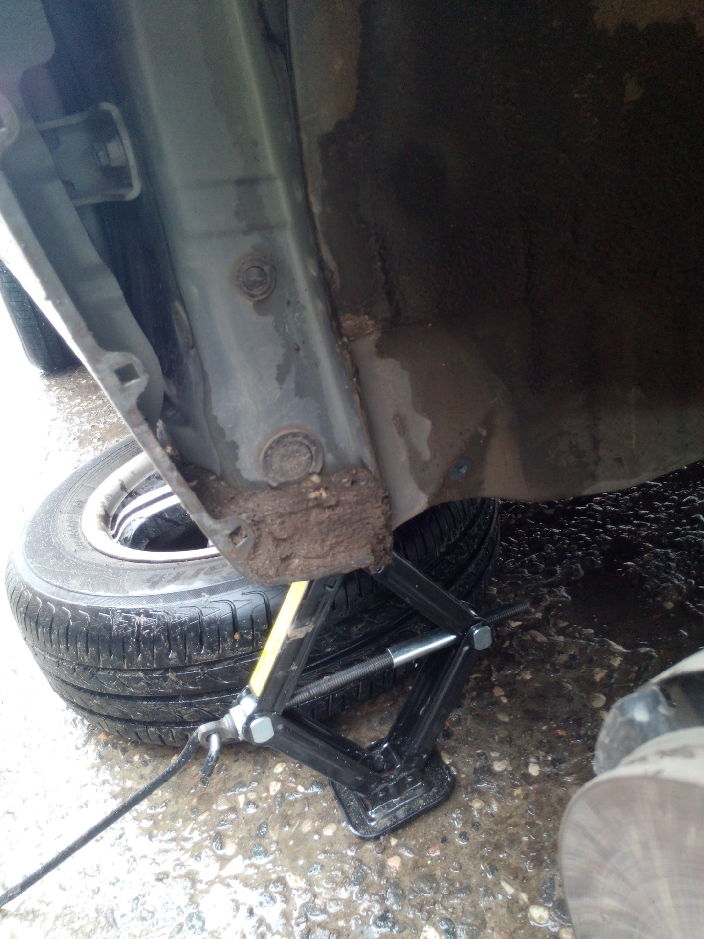 Шумка передних арок! — KIA Rio 5-door (2G), 1,4 л, 2009 года | своими ...