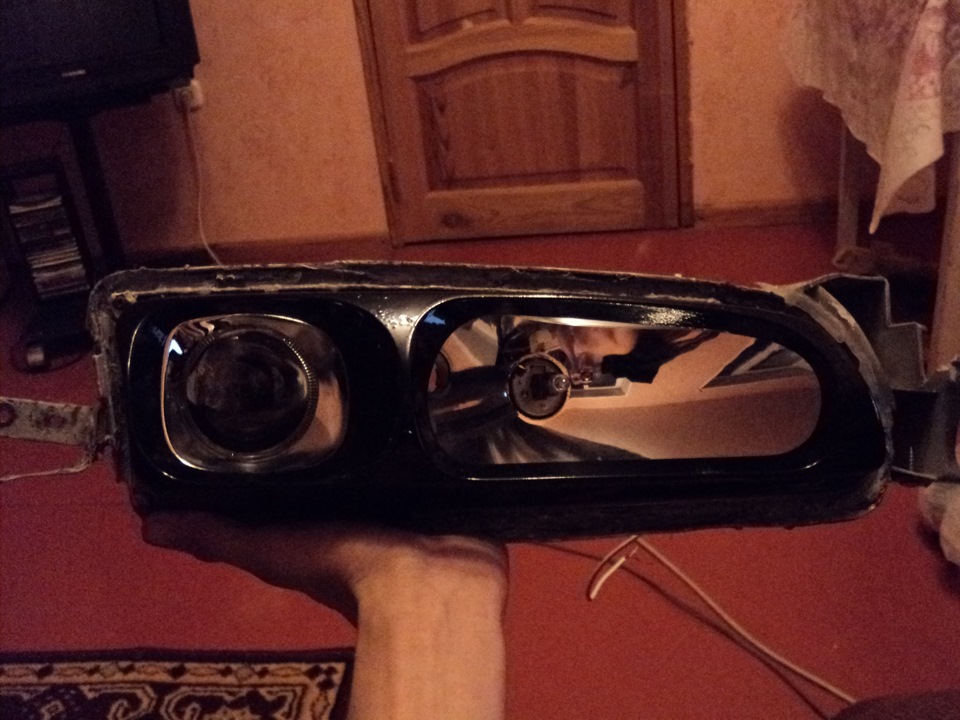 ангельские глазки на фары и покраска обводки отражателя. — Mazda 626 IV ...