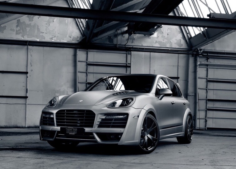 porsche cayenne magnum 2014