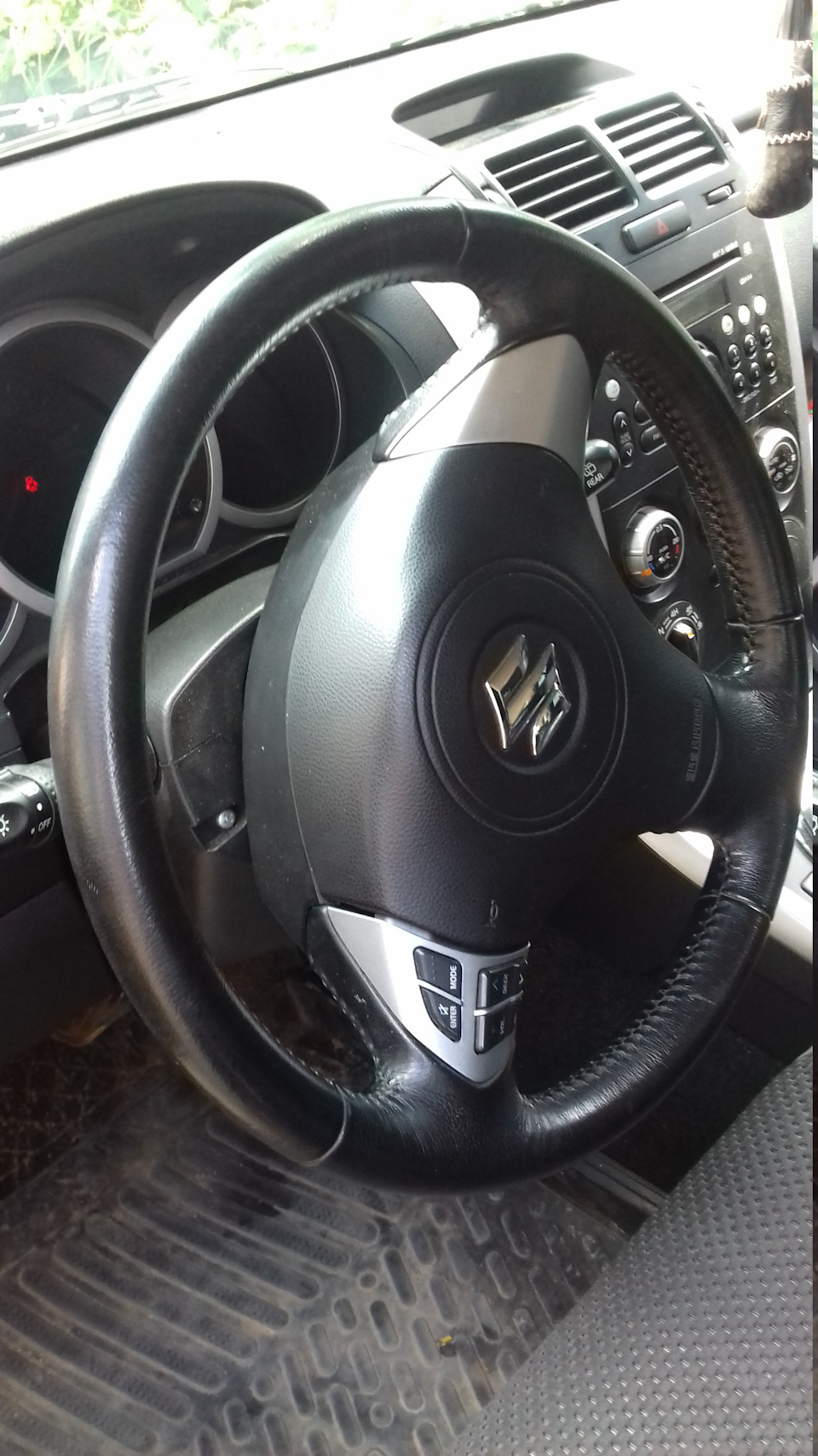 Замена рулевого колеса — Suzuki Grand Vitara (2G), 2 л, 2008 года ...