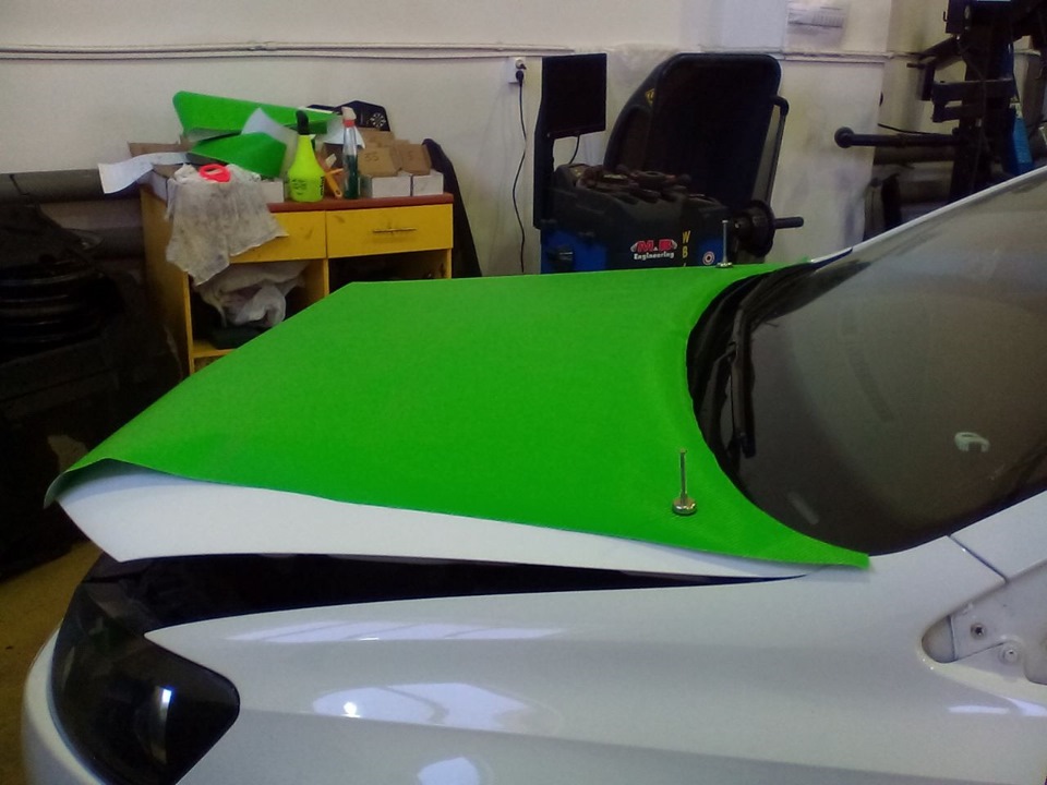 Обтяжка авто в 2 Цвета, Карбоновой пленкой у ребят в сервисе с драйв 2 ...