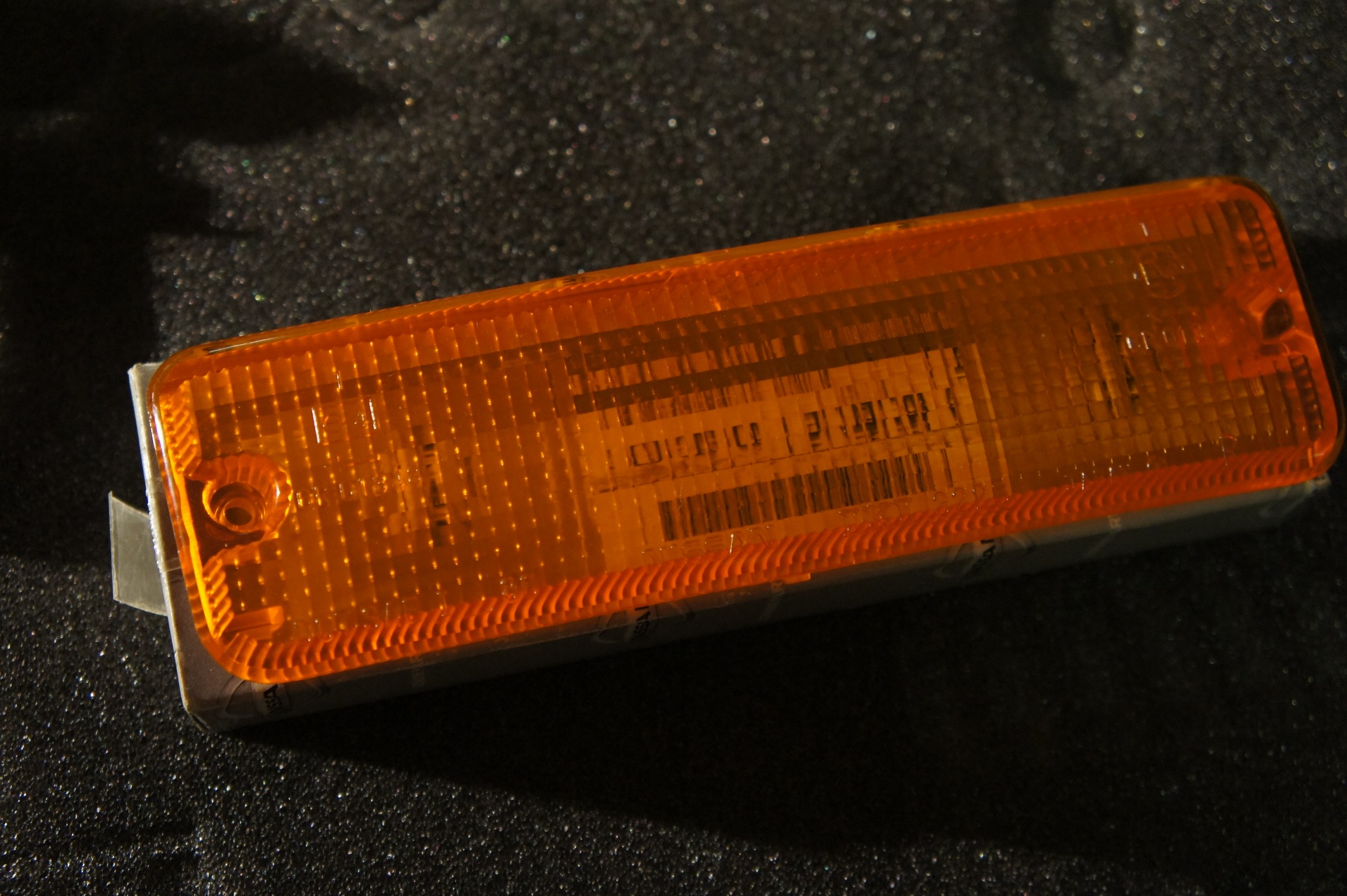 Повторитель поворота паджеро спорт 1. Поворотник в бампер. Поворотники в бампер. Поворотник в бампер 3307. Поворотники ваз 2110.