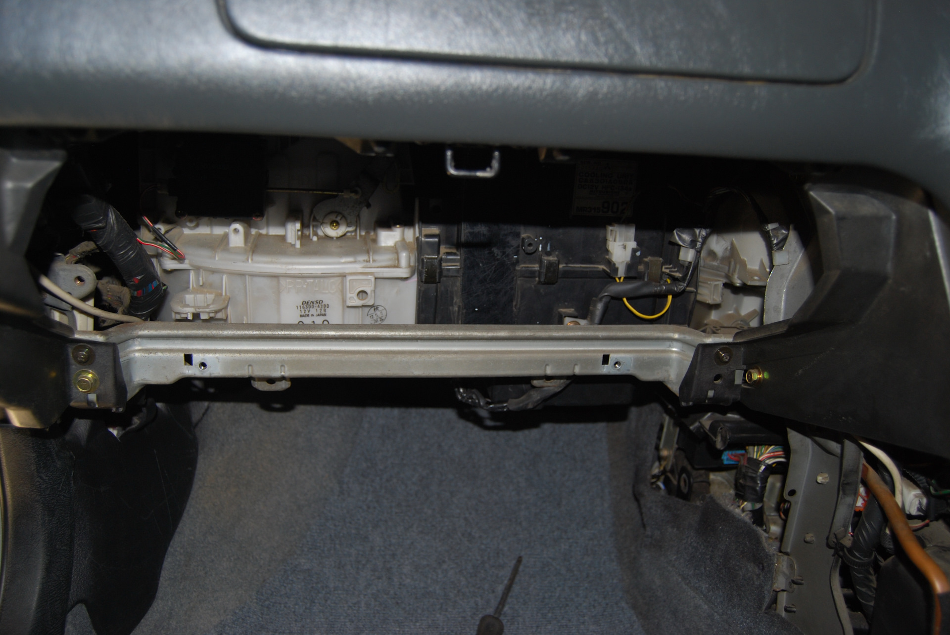 Фильтр салона, Галант 8 сша - Mitsubishi Galant (8G), 2,4 л, 2001 года расходник