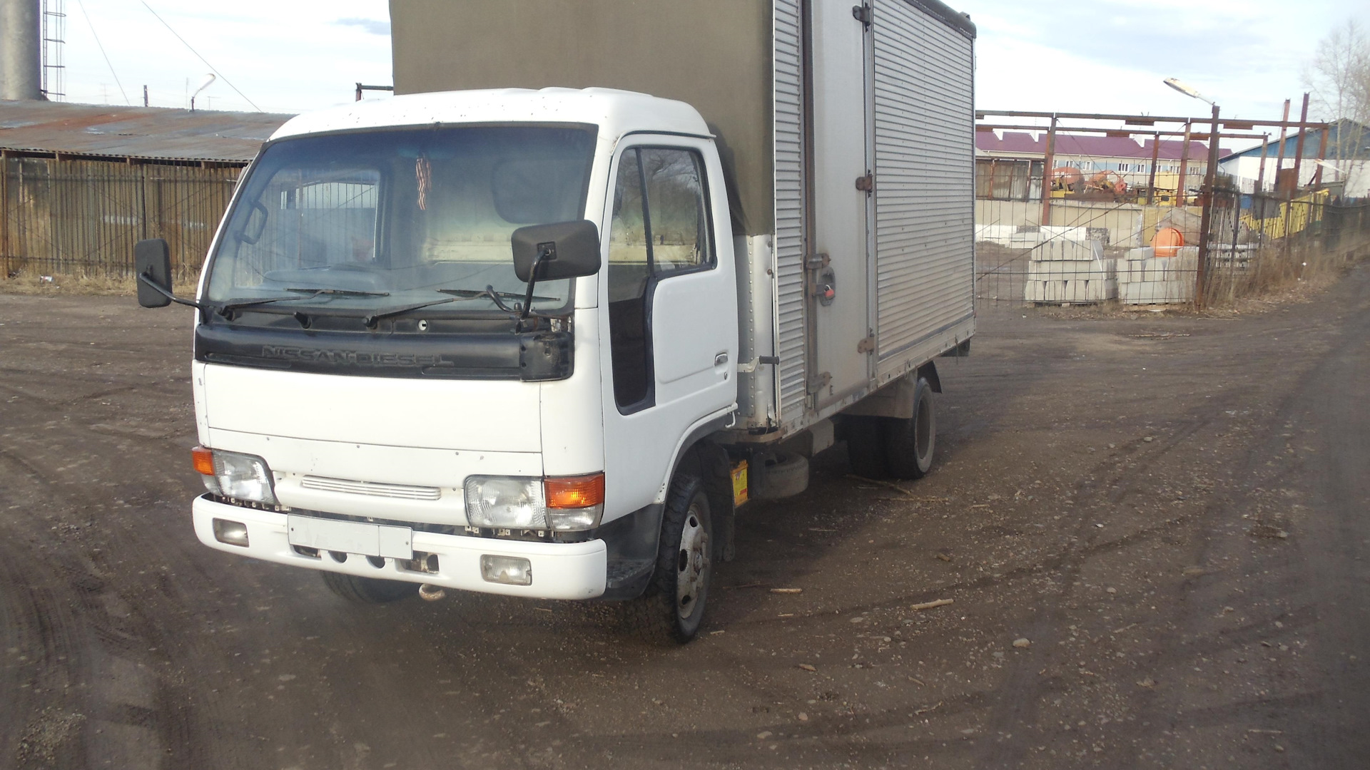 Nissan diesel 1994. Ниссан дизель бу. Кабина nissan diesel condor ud. Ниссан дизель уд cm88ke. Nissan diesel 2021.
