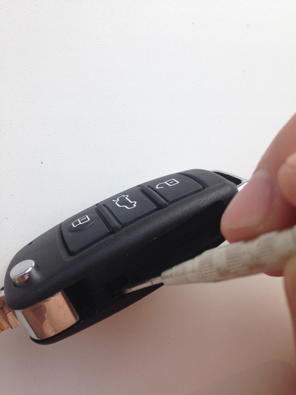 Замена батарейки в ключе на Ауди А4 и А5 - Audi A4 (B9)