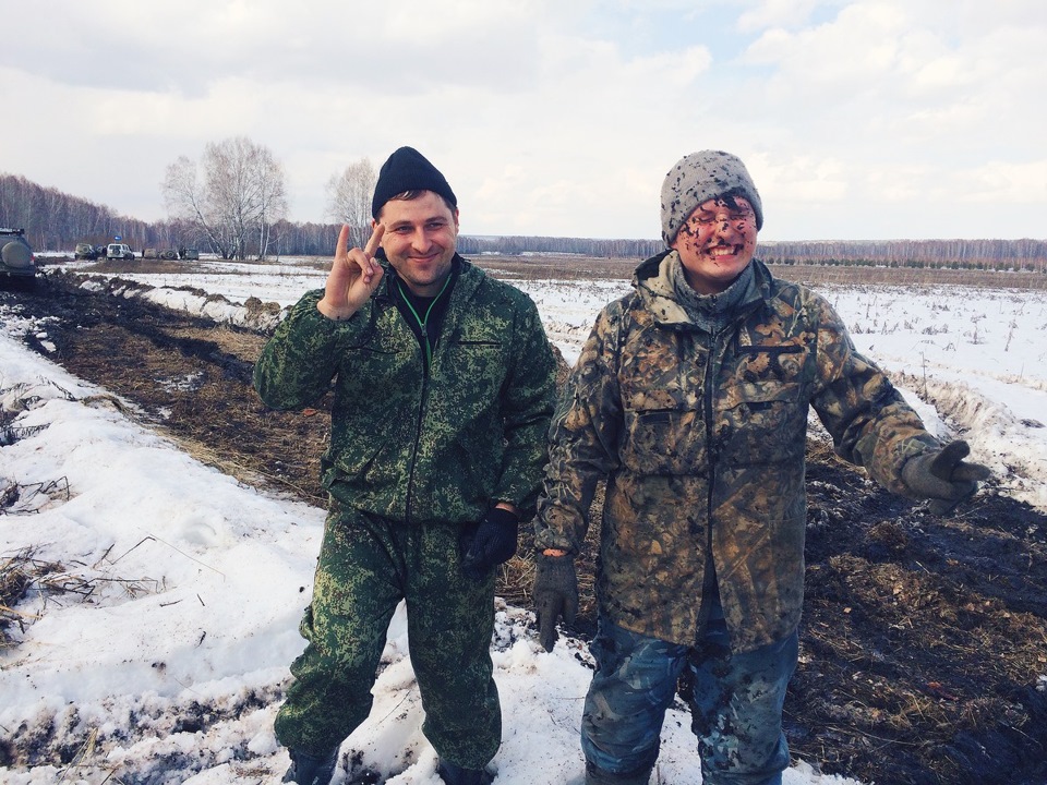 экипаж теплицы подтолкнул кого-то. Благодарность на лице — Suzuki Jimny (1G)